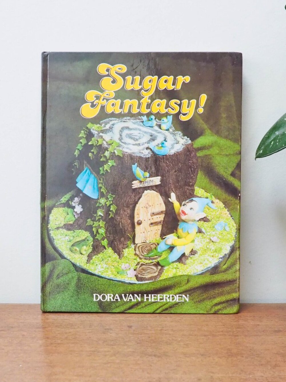 Vtg Sugar Fantasy Cake Decorating Book - Dora Van Heerden - 80s Cake Making Book